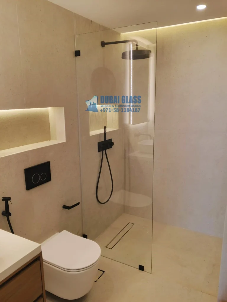 Frameless shower screen with black U-bracket Dubai – Dubai Glass Works