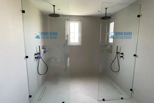 Frameless full-height fixed glass shower screen Dubai – Dubai Glass Works